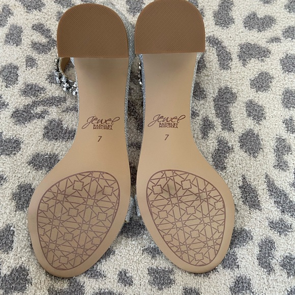 JEWEL BADGLEY MISCHKA BRADLEY EMBELLISHED ANKLE STRAP SANDAL SILVER SIZE 7 NWOB - Picture 3 of 7